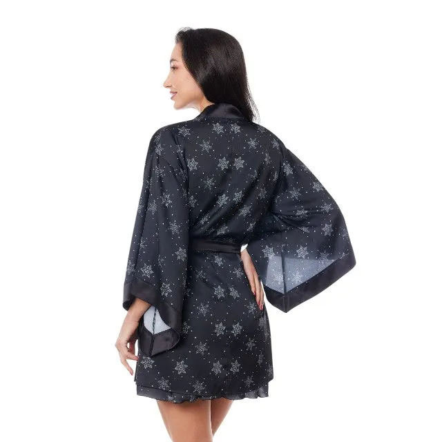 Halat sexy ANAIS Aster. design cu fulgi de nea. cu mâneci evazate și cordon din satin. culoare negru și gri. mărime S/M