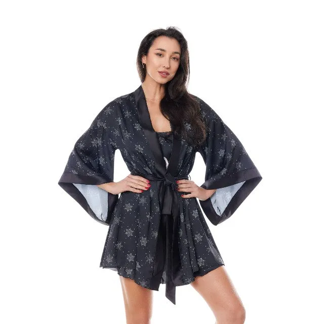 Halat sexy ANAIS Aster. design cu fulgi de nea. cu mâneci evazate și cordon din satin. culoare negru și gri. mărime S/M